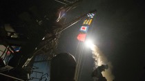 Video "Reaktion auf Giftgasangriff: US-Luftschlag gegen syrische Luftwaffenbasis"