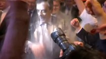 Video "Französischer Präsidentschaftskandidat: Mehl-Attacke auf François Fillon"